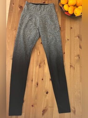 Beyond Yoga Fade To Black Ombré High Waist Leggings small Active Athleisure Yoga